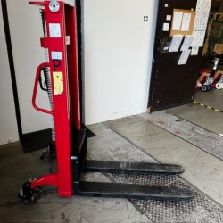 Vysokozdvižný vozík SDJ1025s • POUŽITÝ