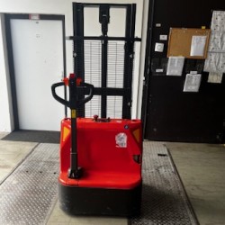 Vysokozdvižný vozík CDD1529Mn - POUŽITÝ • nosnost 1.5 t, výška zdvihu 2,9m