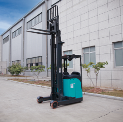 - VYBERTE a POPTEJTE - Vysokozdvižný zakladač (RETRAK)  KBR