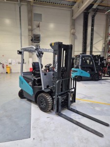 AKCE! Elektrický vysokozdvižný vozík KBE25-G1